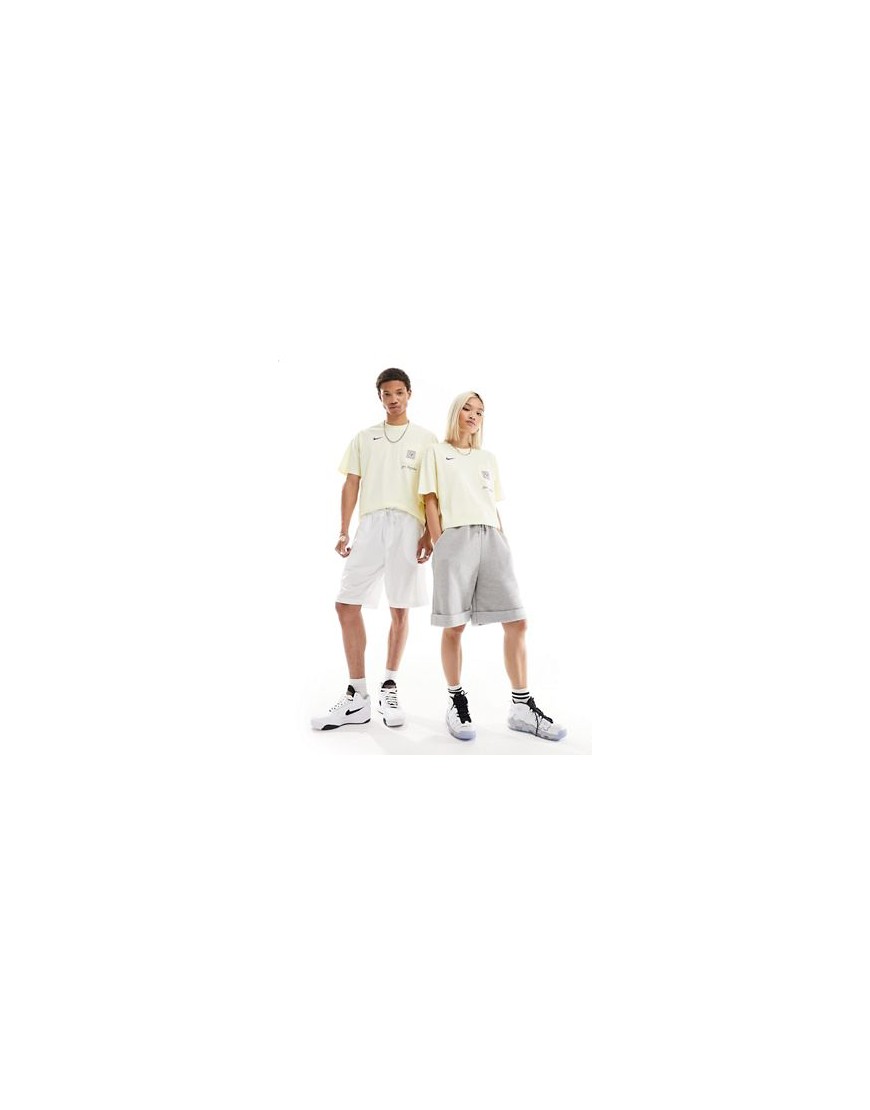 Nike Basketball T-shirt in yellow-White