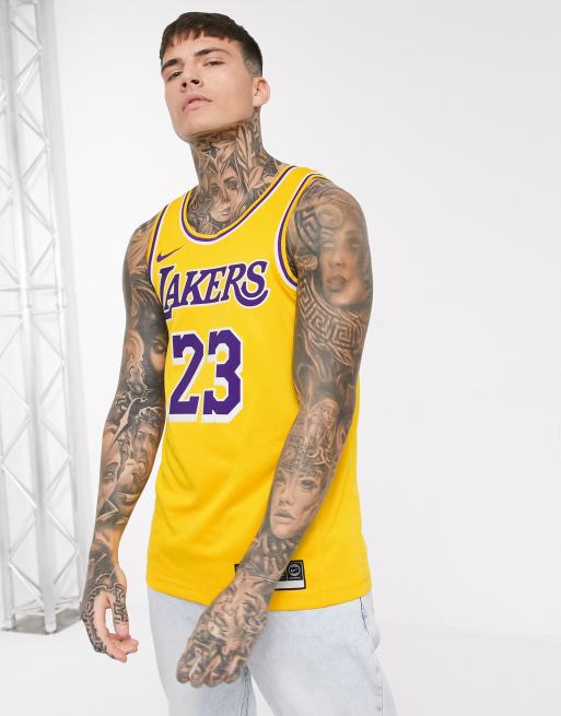 Nike Basketball–  LA Lakers 'LeBron James' NBA – Gelbes Swingman-Trägershirt, 4 von 4