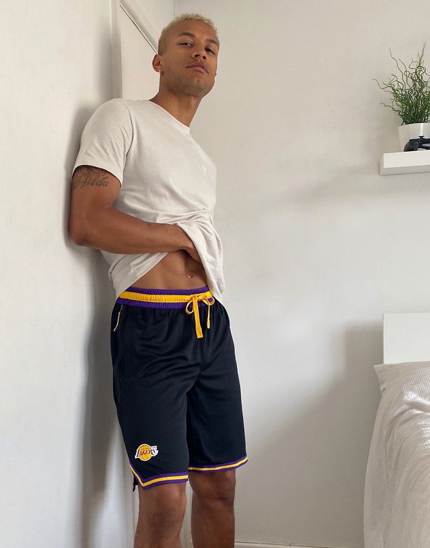 Nike Basketball – LA Lakers NBA – Svarta shorts