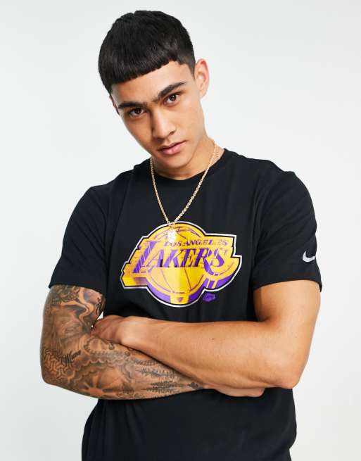 Nike Basketball – LA Lakers – Svart t-shirt med logga 
