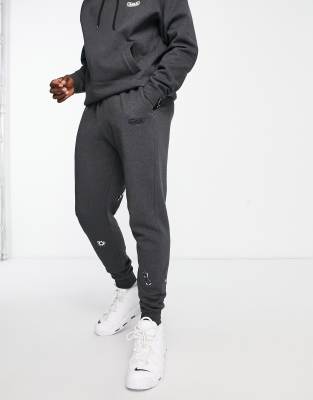 Nike foundation outlet joggers