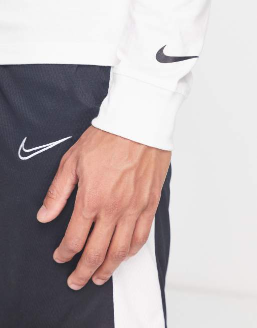 Nike basketball outlet sleeve