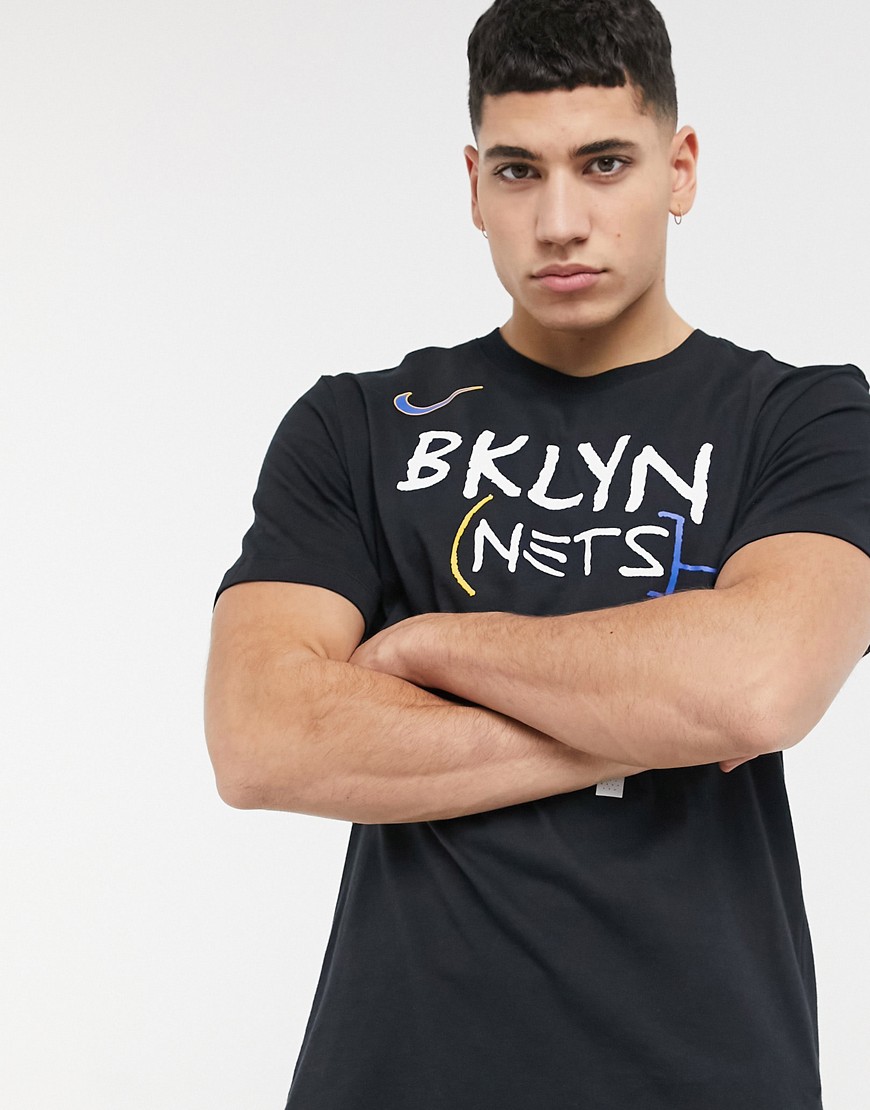 Nike Basketball – NBA Brooklyn Nets Kyrie Irving – Svart t-shirt