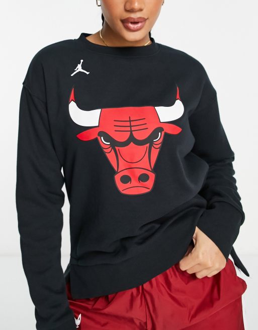 Nike on sale bulls sweatshirt