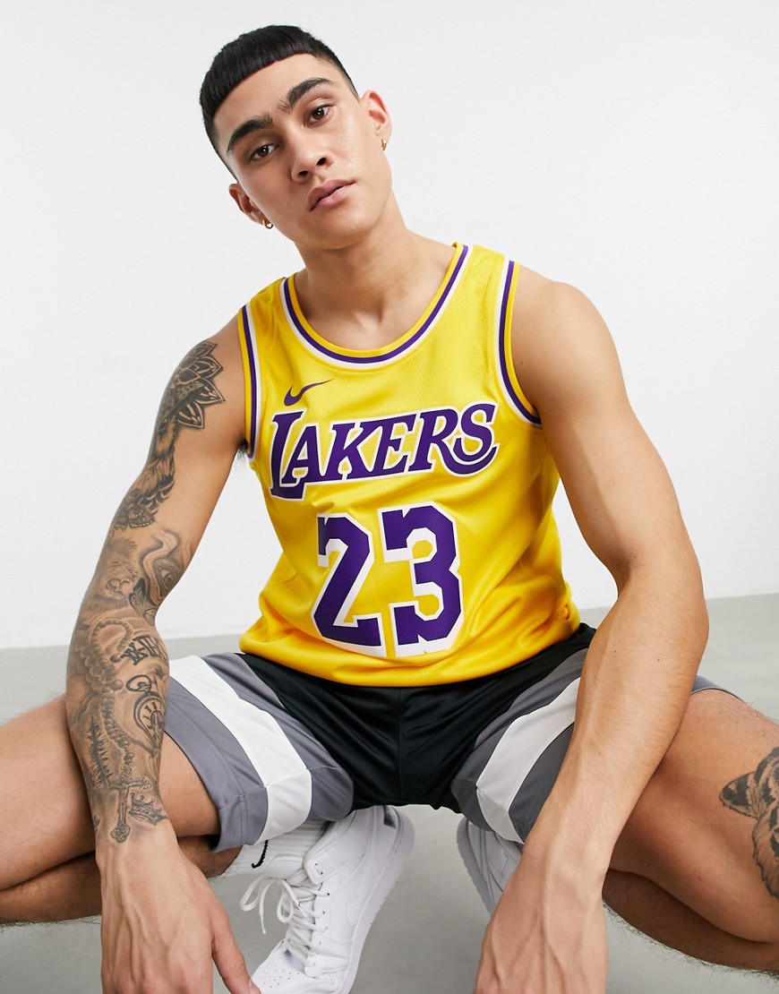 Nike Basketball – NBA LA Lakers Lebron James Swingman – Gult linne i jersey
