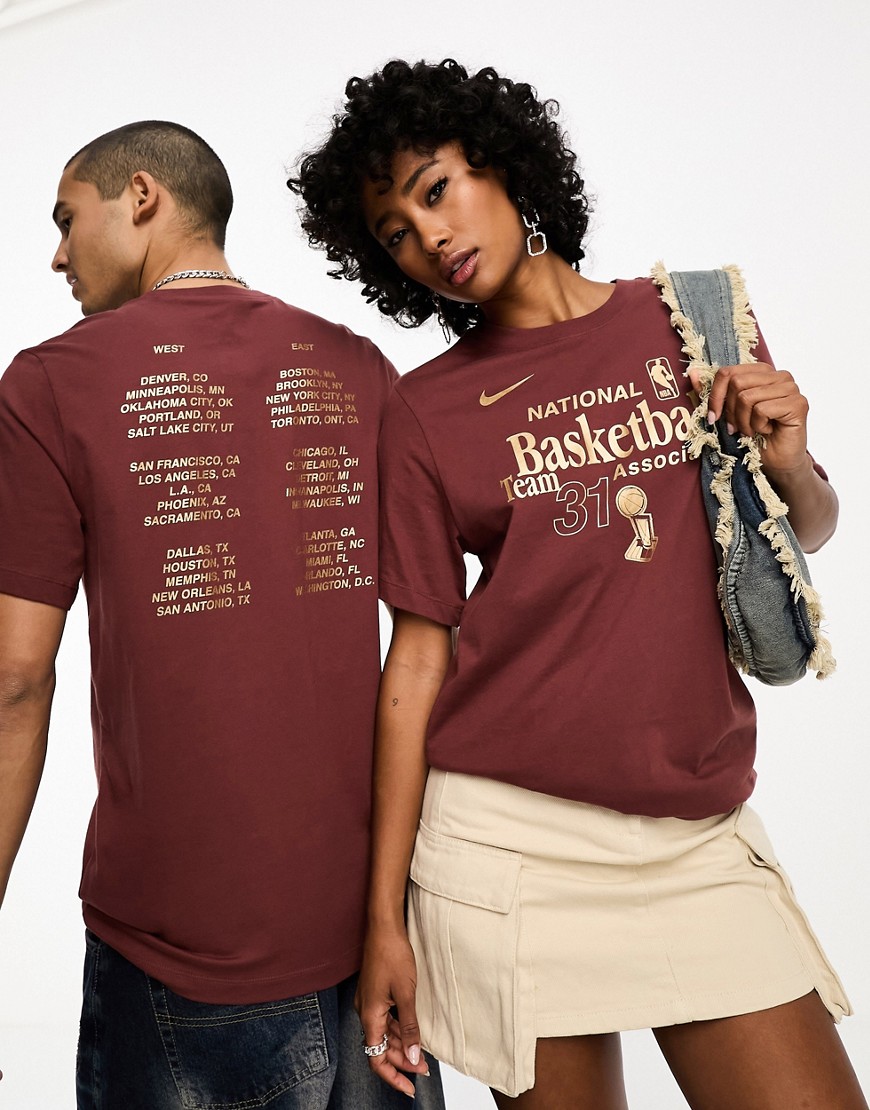 Nike Basketball NBA team 31 graphic back print t-shirt in brown