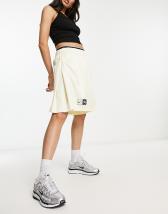 adidas Originals Fakten logo legging shorts in true pink