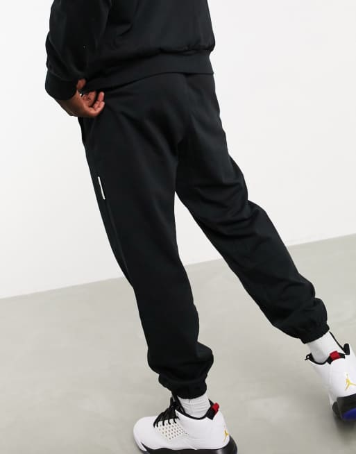 Nike Basketball standard issue sweatpants in black