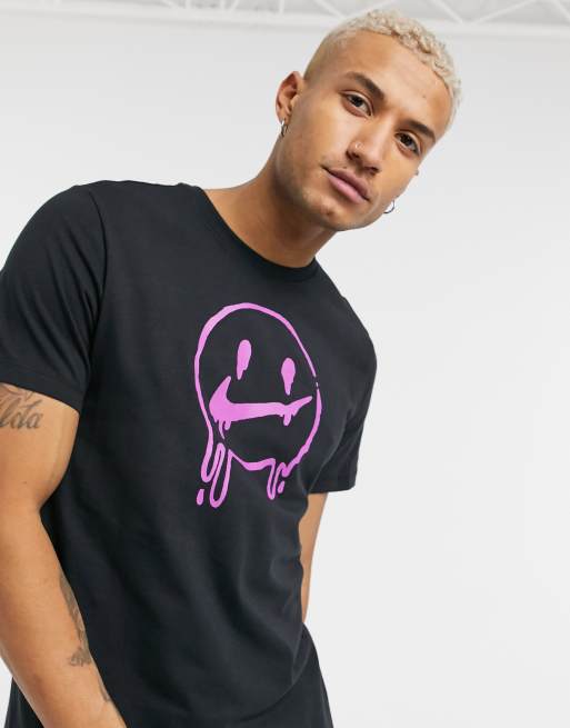 Nike t shirt on sale smiley