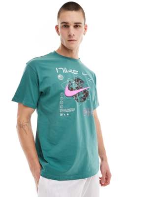 Swoosh T-shirt in dark green