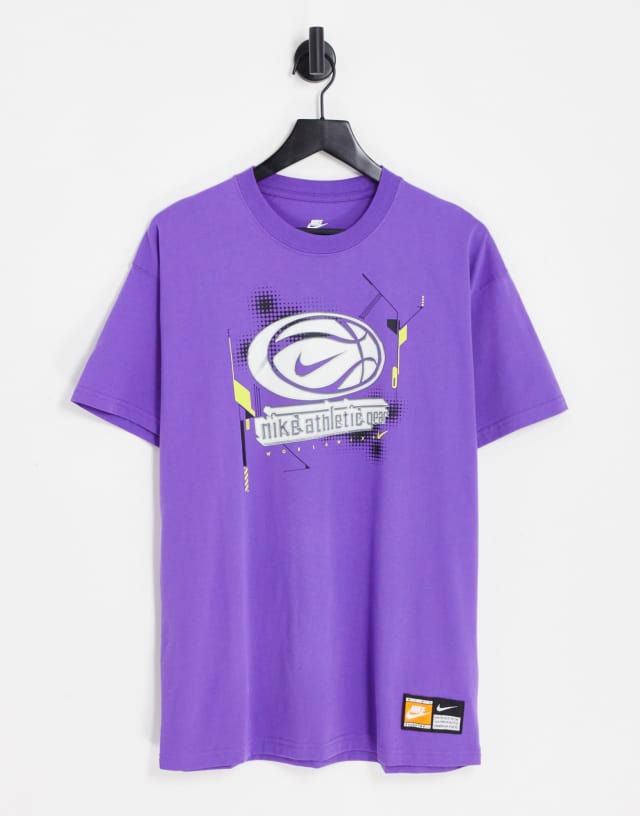 Nike Basketball T-shirt in wild violet