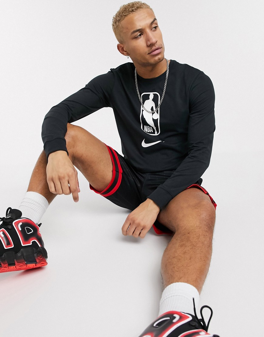 Nike Basketball - T-shirt met NBA-logo en lange mouwen in zwart