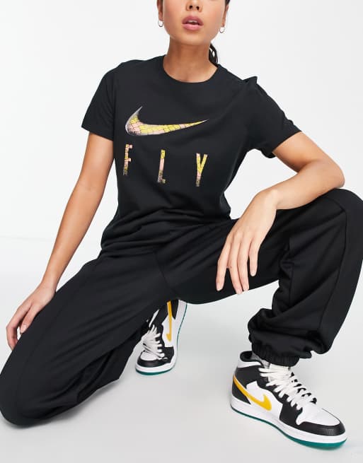 Nike Basketball - T-shirt nera con scritta Fly e logo Nike effetto pelle di serpente