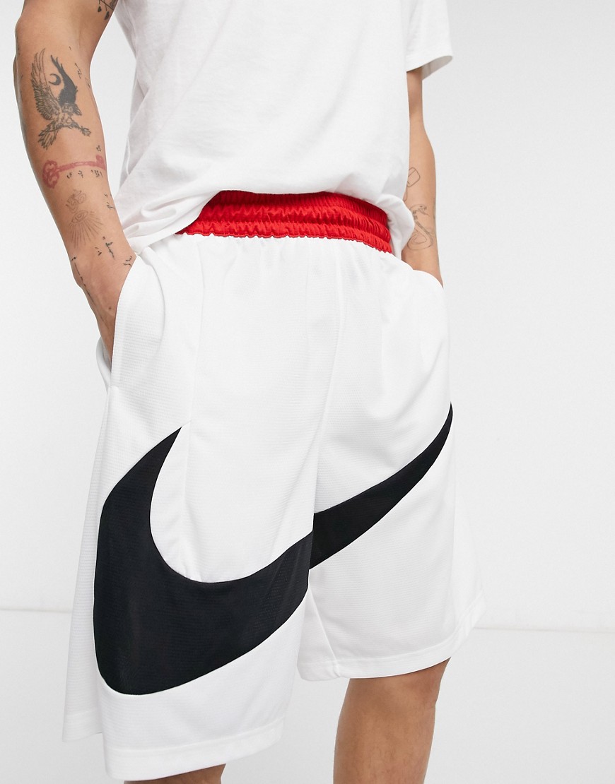 Nike – Basketball – Vita shorts med swoosh-logga