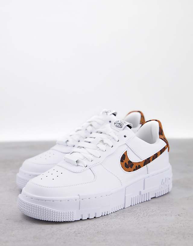 Nike - Baskets Air Force 1 Pixel - Blanc à imprimé léopard | ASOS