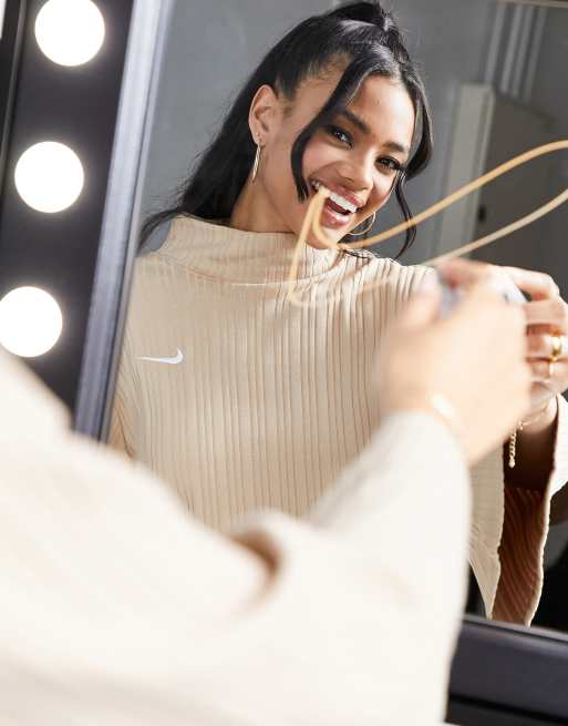 Nike – Beige ribbad topp i jersey med långa ärmar och liten Swoosh-logga