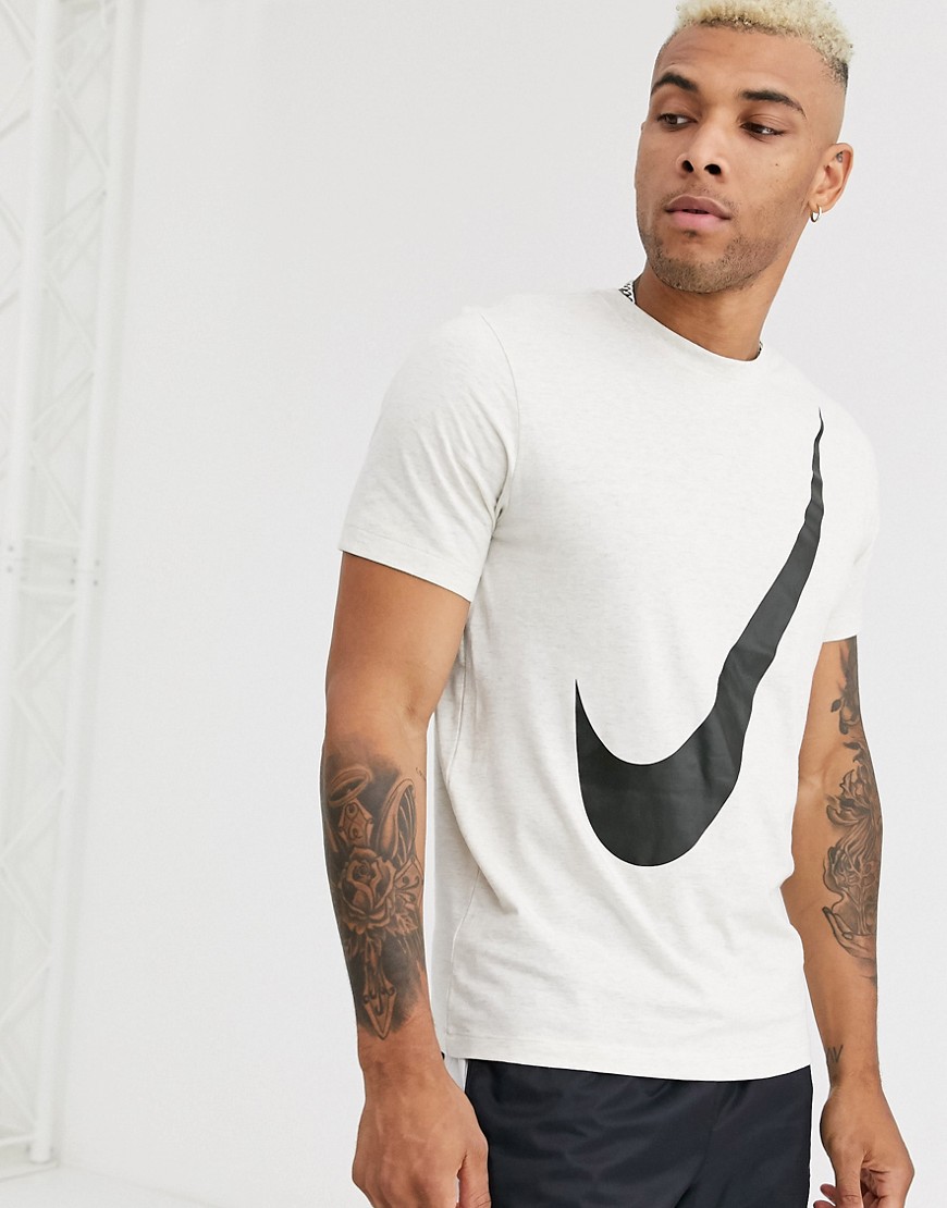 Nike — Beige T-shirt med Swoosh-logo-Stenfarvet