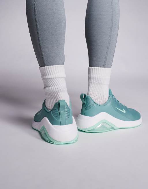 Nike Bella 7 sneakers in green, 2 of 5