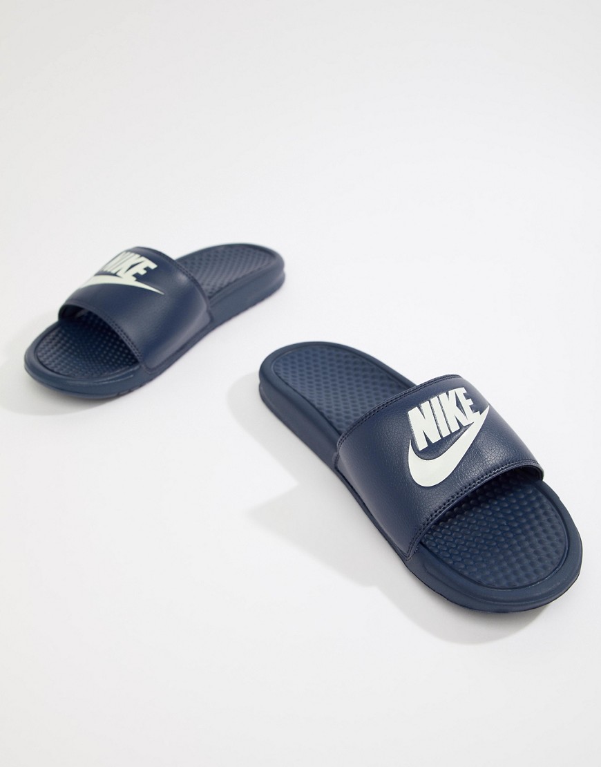Nike – Benassi JDI – Marinblå tofflor