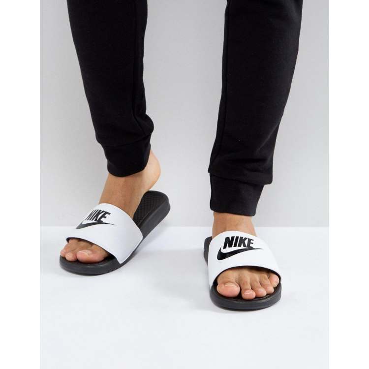 Nike benassi on on sale feet