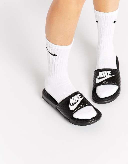 Nike benassi 2025 noir et blanc