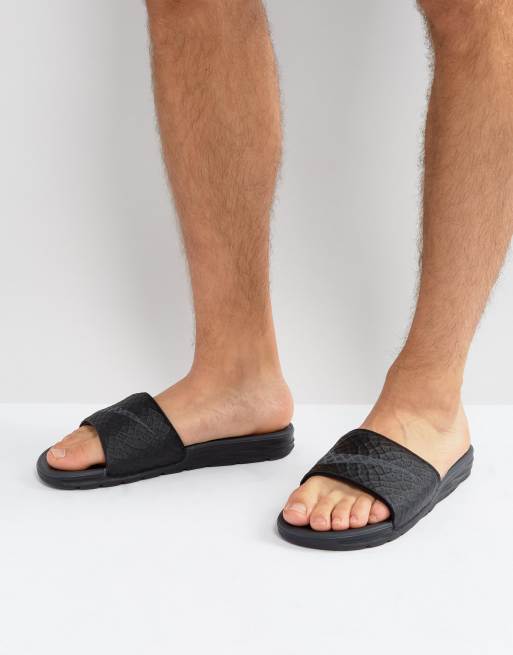 Remisión Notable tráfico Nike Benassi Sliders In Black 705474-091 | ASOS