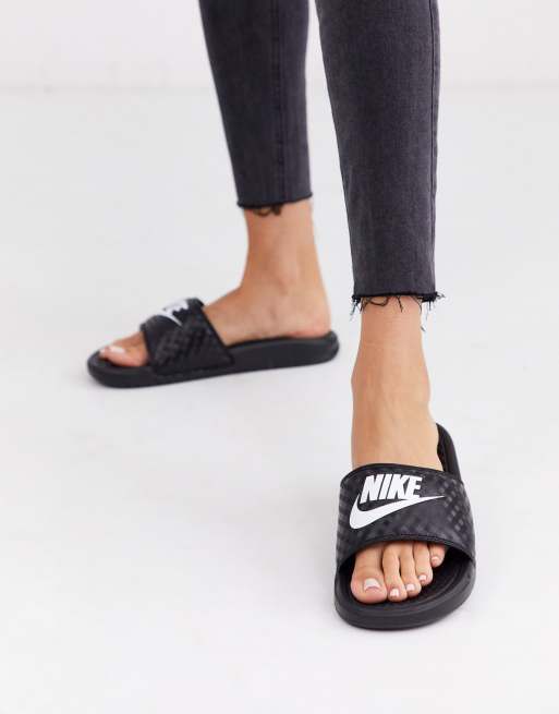 Womens nike benassi store sliders