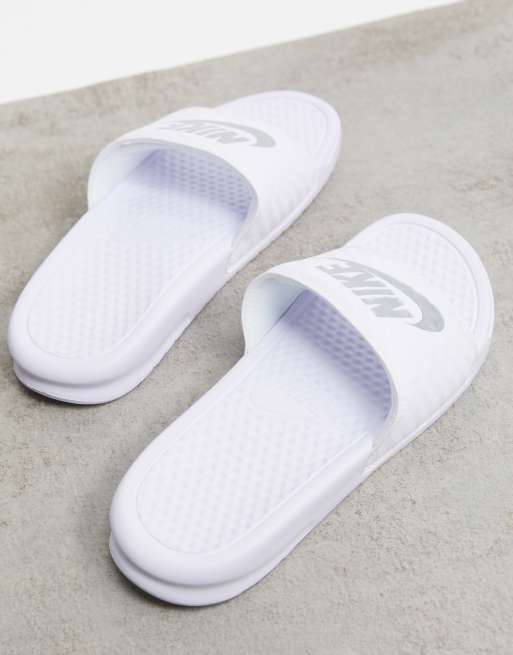 Nike benassi 2025 all white