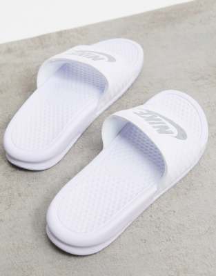 nike benassi all white