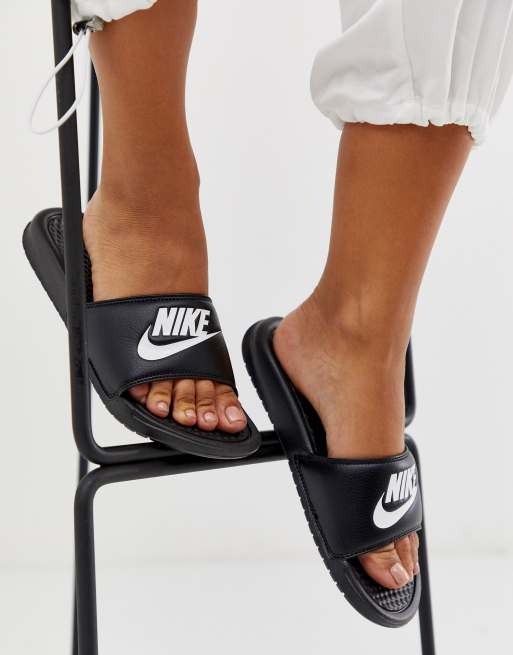 Nike top benassi nere