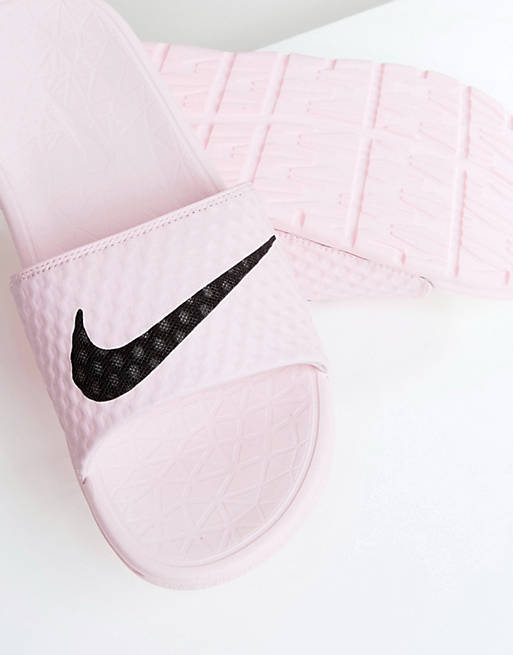 - - Slippers met logo in roze | ASOS
