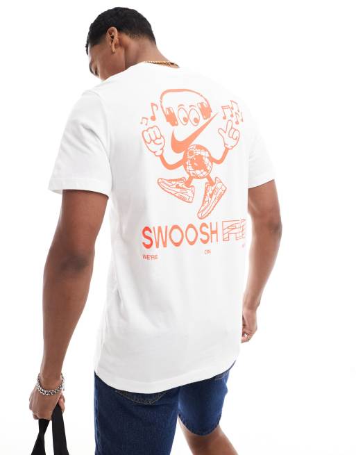 Nike – Biały T-shirt unisex z grafiką z logo Swoosh FM na plecach