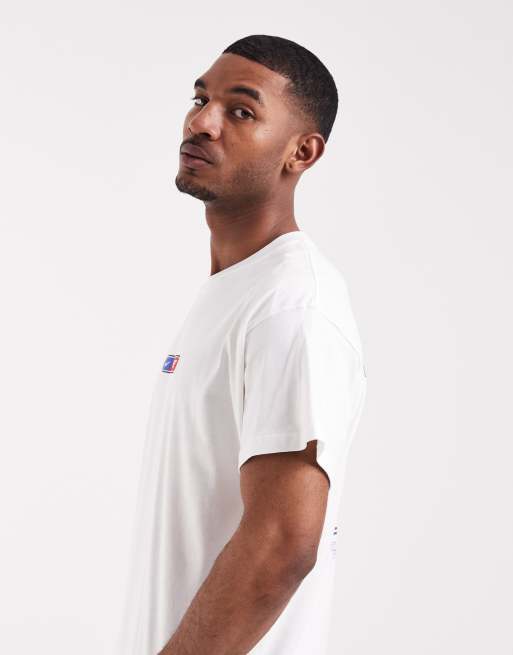 Nike – Biały T-shirt z grafiką wyścigową na plecach, 4 z 5