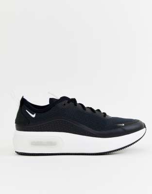 black nike dia trainers