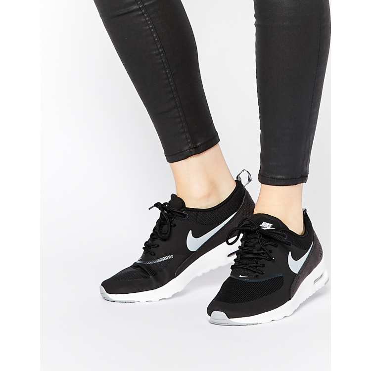 Air max thea shop black and grey