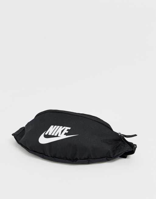 Nike black and 2025 white fanny pack