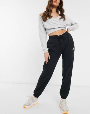 women's relaxed fit sweatpants