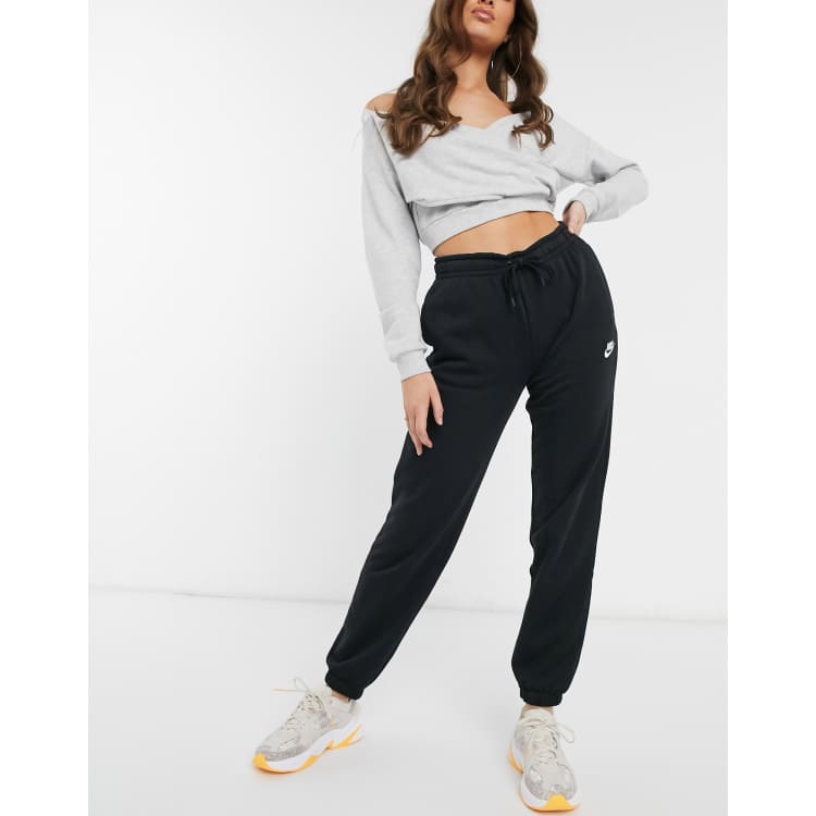 Nike black Essentials loose Fit sweatpants, ASOS