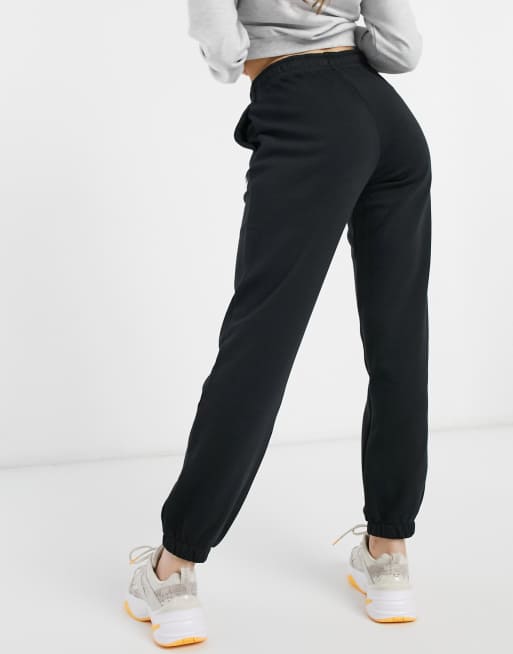 NIKE Sportswear Essential Womens Slim Jogger Sweatpants - BLACK