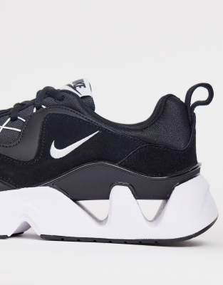 nike ryz 365 trainers in black