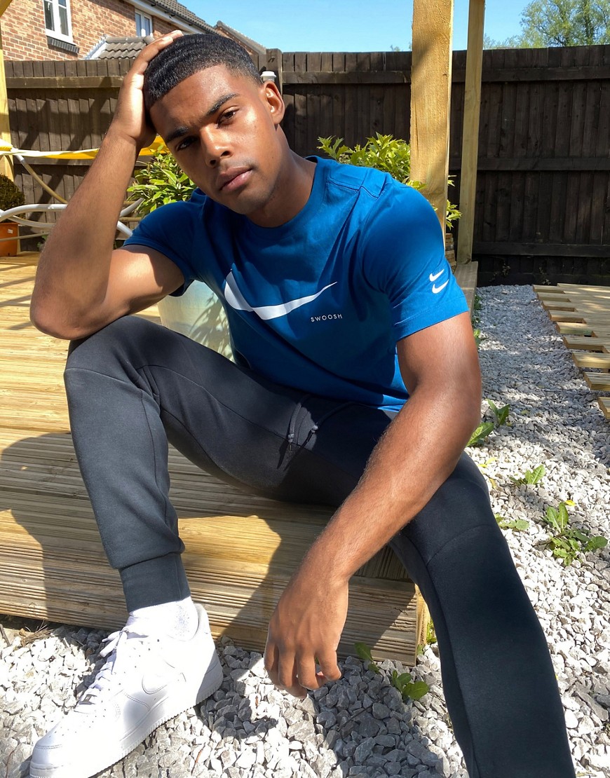 Nike – Blågrön t-shirt med Swoosh-logga