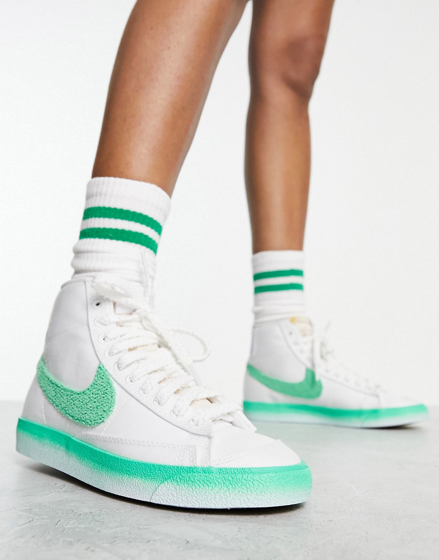 Nike Blazer '77 Aumx2 Mid Sneakers In White And Green