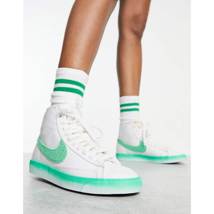 Nike Blazer '77 Mid sneakers white and green | ASOS