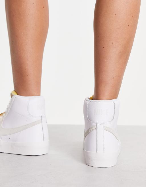 Nike – Blazer 77 Mid – Białe buty sportowe z ozdobnymi detalami, 2 z 4