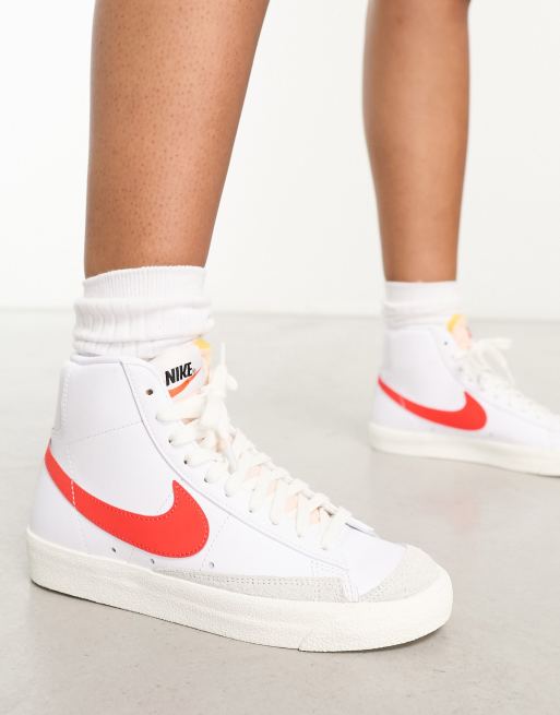 Nike blazer nere store e bianche alte