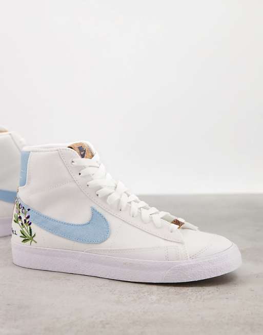 Nike - Blazer 77 Move To Zero - Baskets mi-hautes à fleurs brodées - Blanc et bleu | ASOS