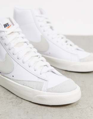 Nike Blanche Et Beige Order At Finish Line Rcgupta Org
