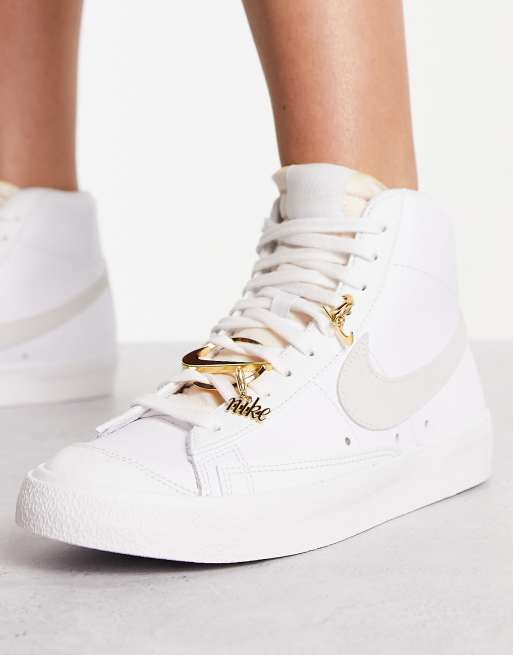 Nike scarpe con on sale orologio