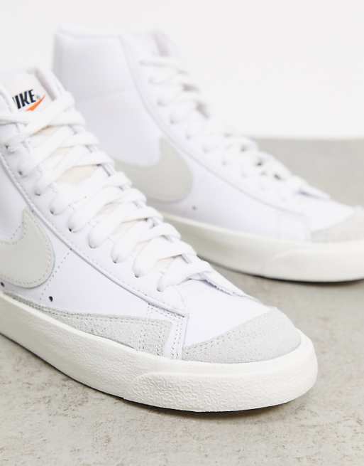 nike blazer blanche femme Nike Blazer 77 trainers in white and beige