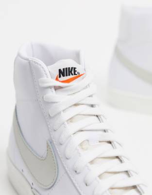 nike blazer 77 trainers in white and stone